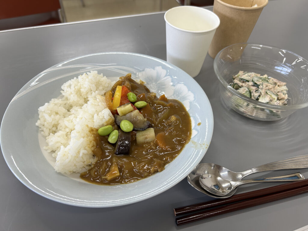 子ども食堂　とんぼの家　カレーライス　