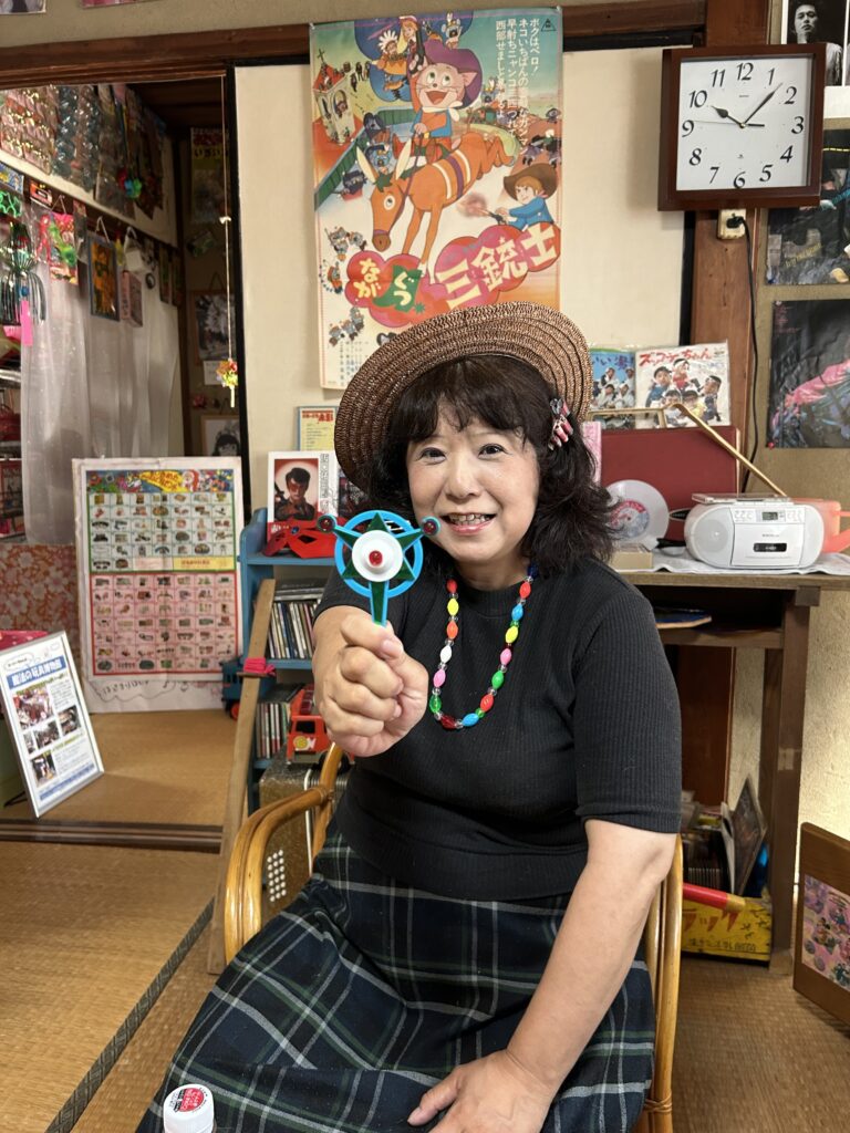 ルーシーちゃんの魔法の玩具博物館のルーシーさん